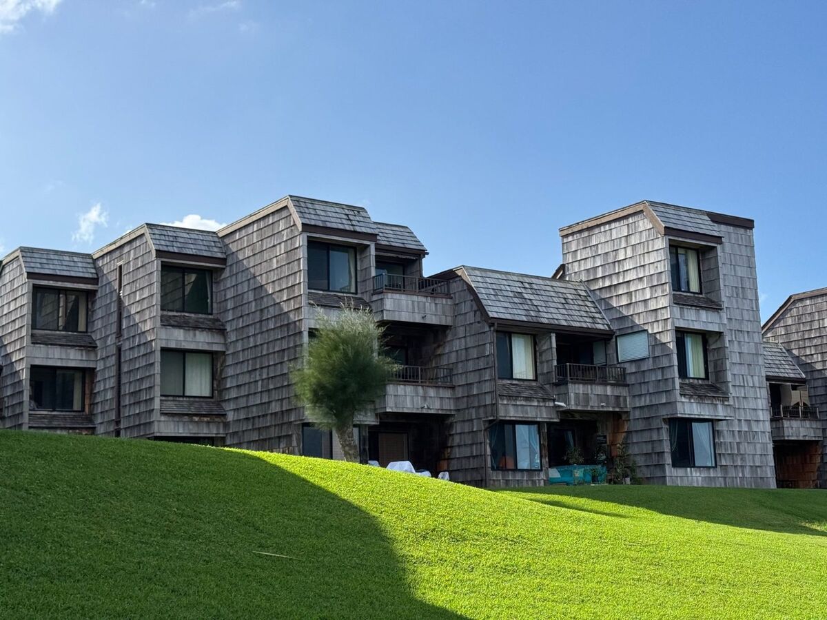 Vacation rental quality control Kauai cedar building